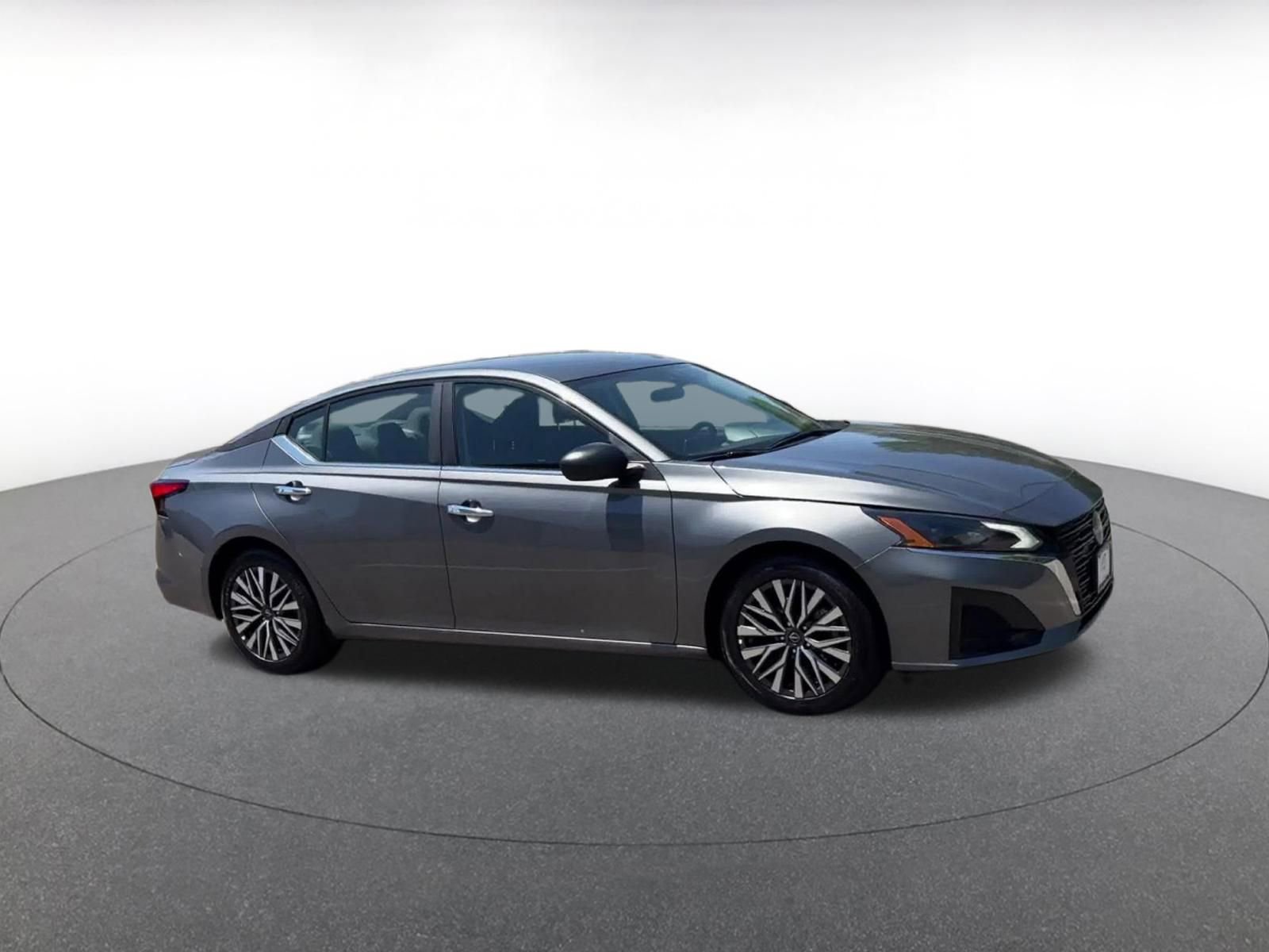 Used 2025 Nissan Altima 2.5 SV FWD video 2