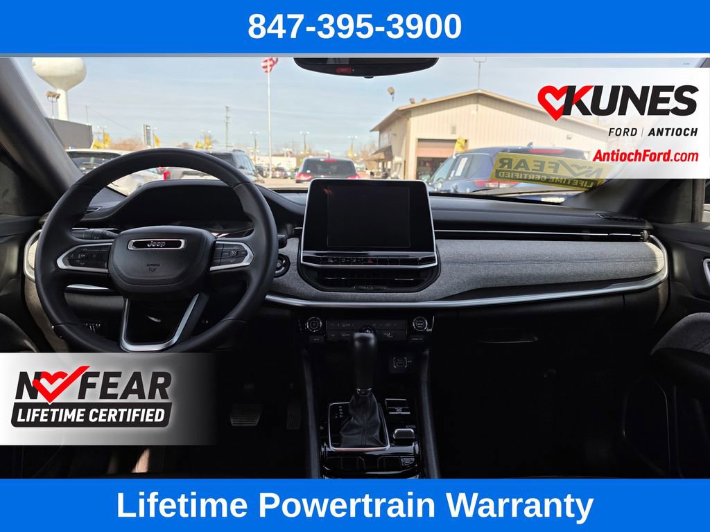 Used 2025 Jeep Compass Latitude image 13