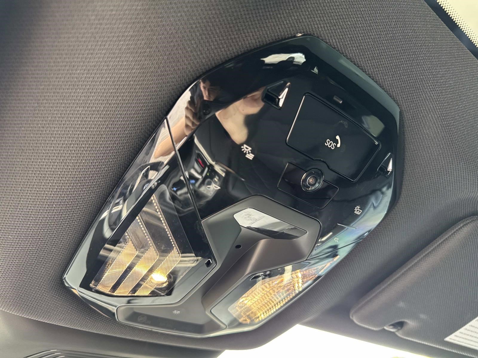 Certified 2022 BMW iX xDrive50 w/ Premium Package image 21