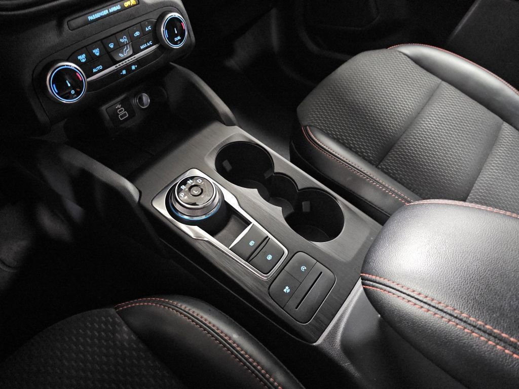 Used 2025 Ford Escape ST-Line image 32