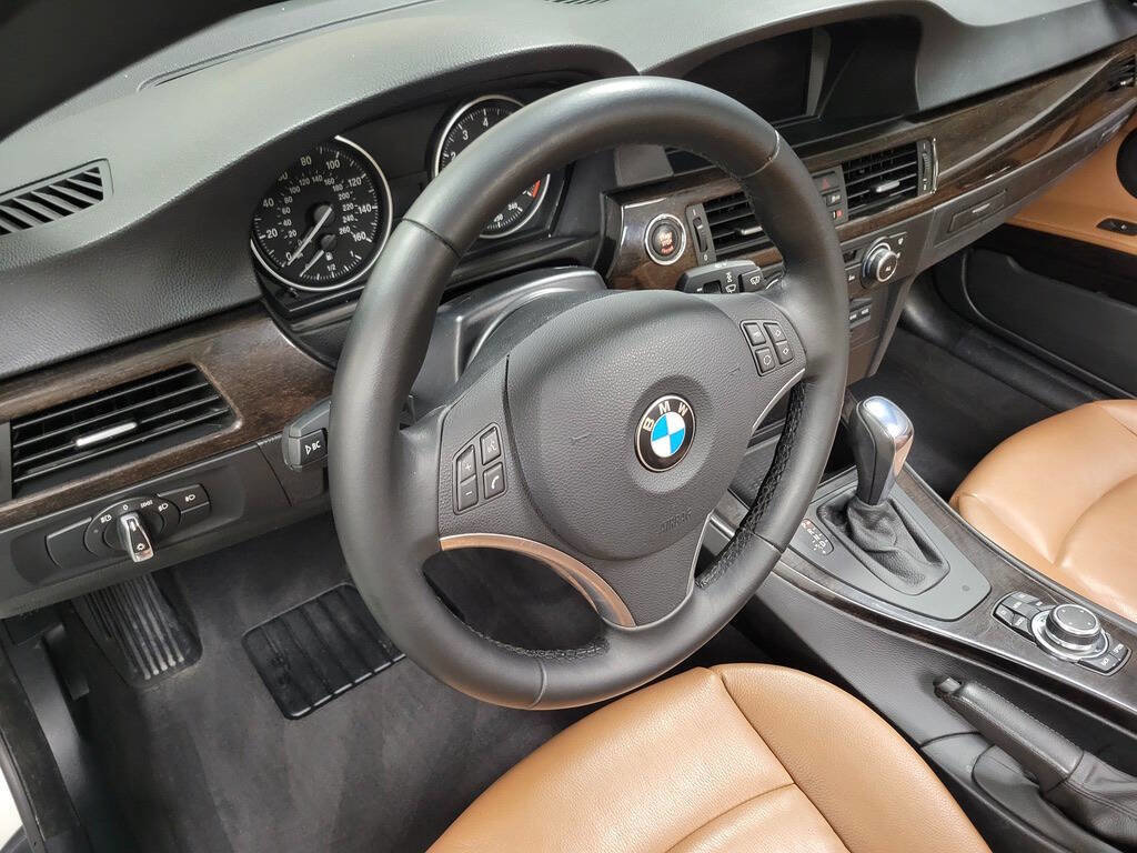 Used 2012 BMW 328i Convertible image 31