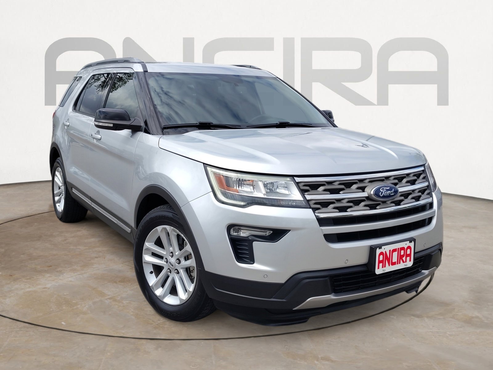 Used 2018 Ford Explorer XLT w/ Equipment Group 202A image 6