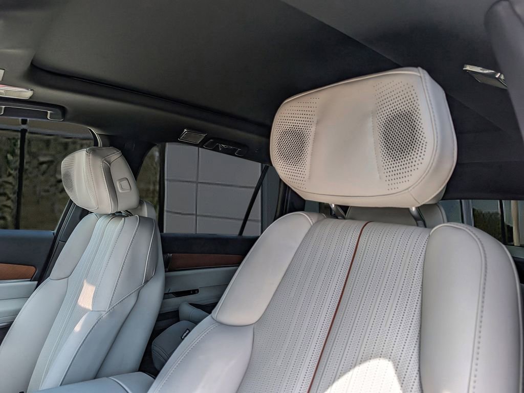 New 2026 Cadillac Vistiq Sport AWD/4WD image 9