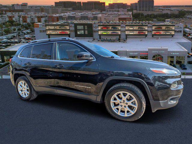 Certified 2017 Jeep Cherokee Latitude w/ Cold Weather Group image 1