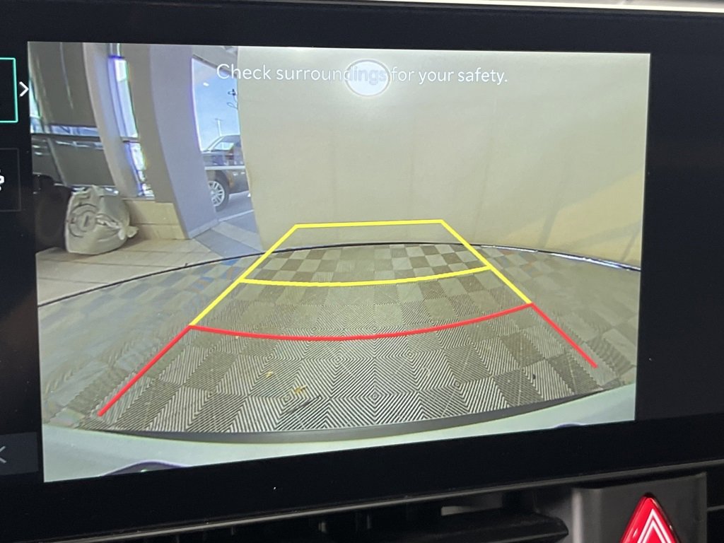 Used 2025 Kia Carnival EX image 19