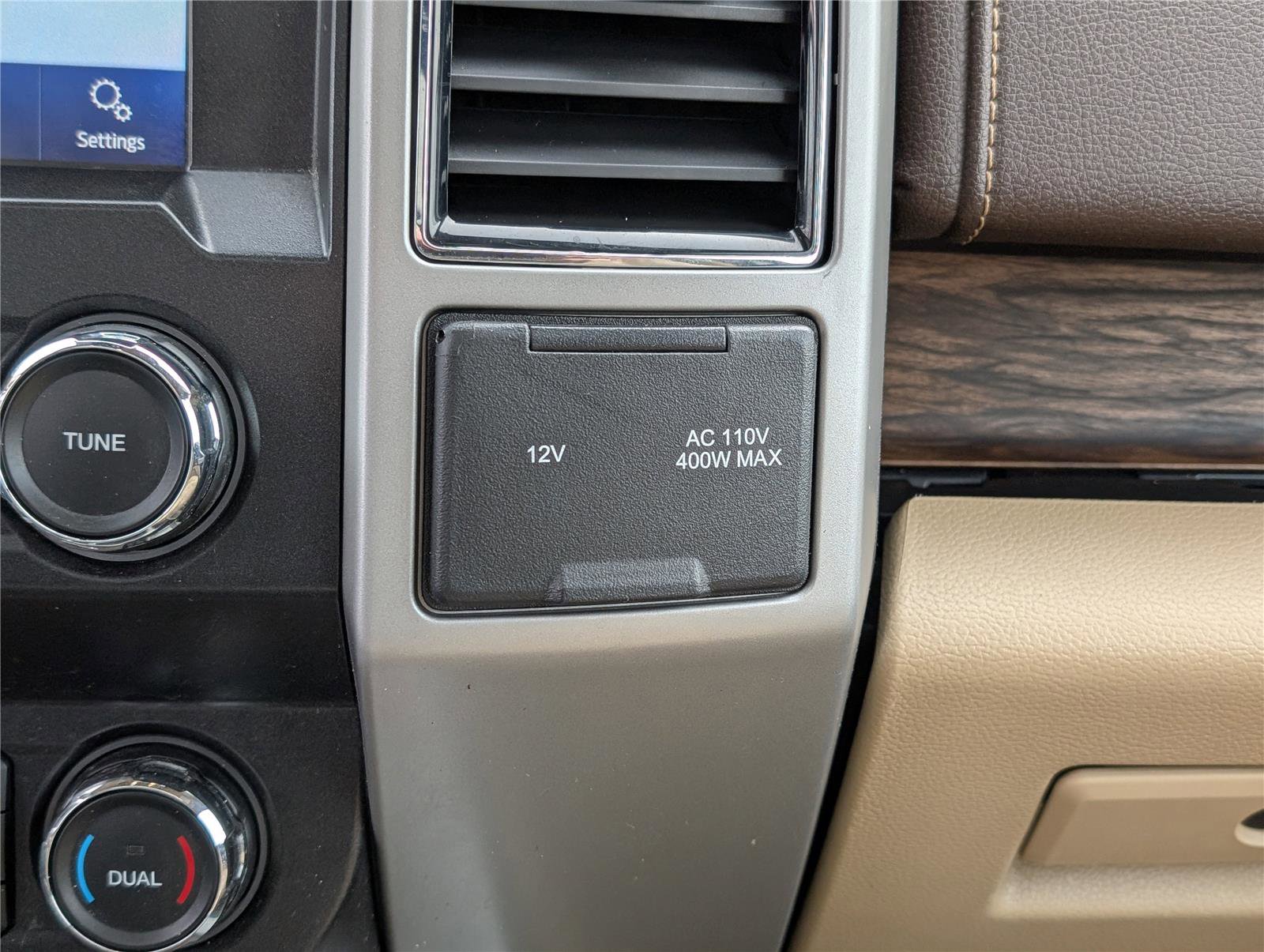 Used 2019 Ford F150 Lariat w/ Equipment Group 501A Mid image 24