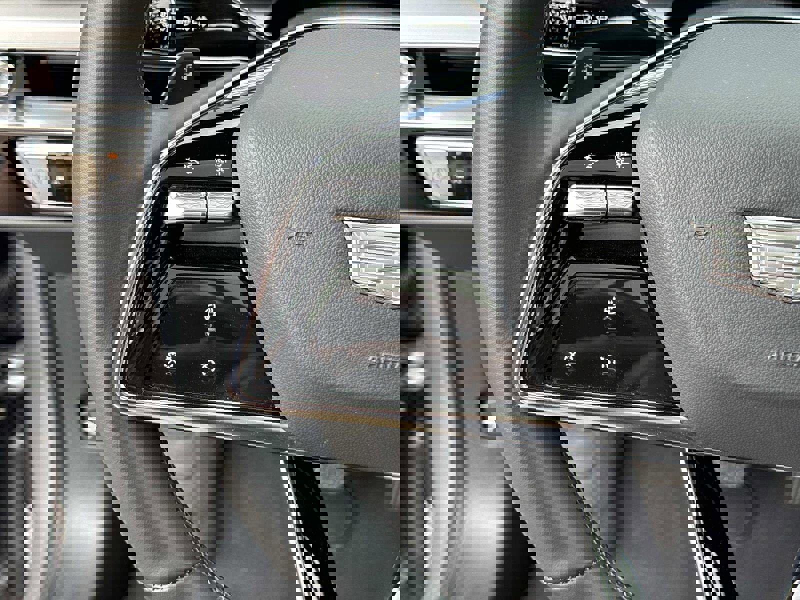 New 2025 Cadillac Lyriq Luxury image 30