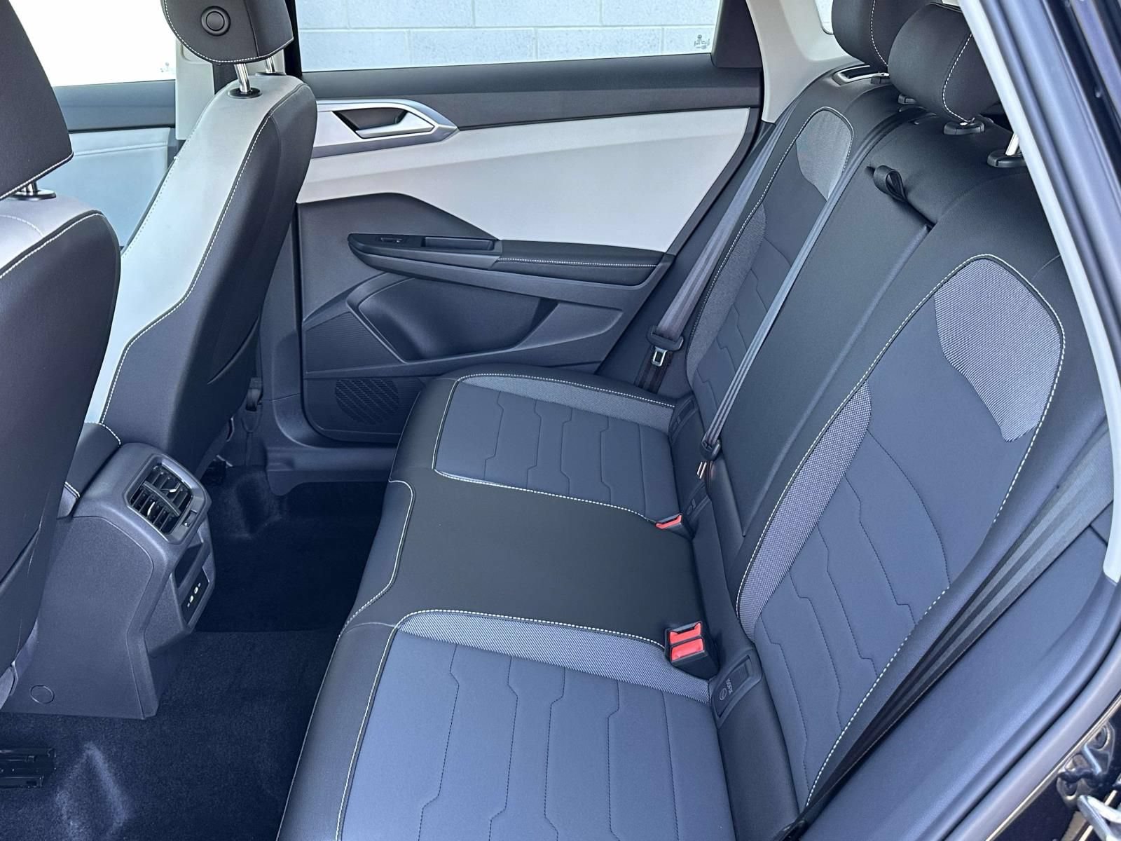 New 2026 Volkswagen Taos SE AWD/4WD image 13