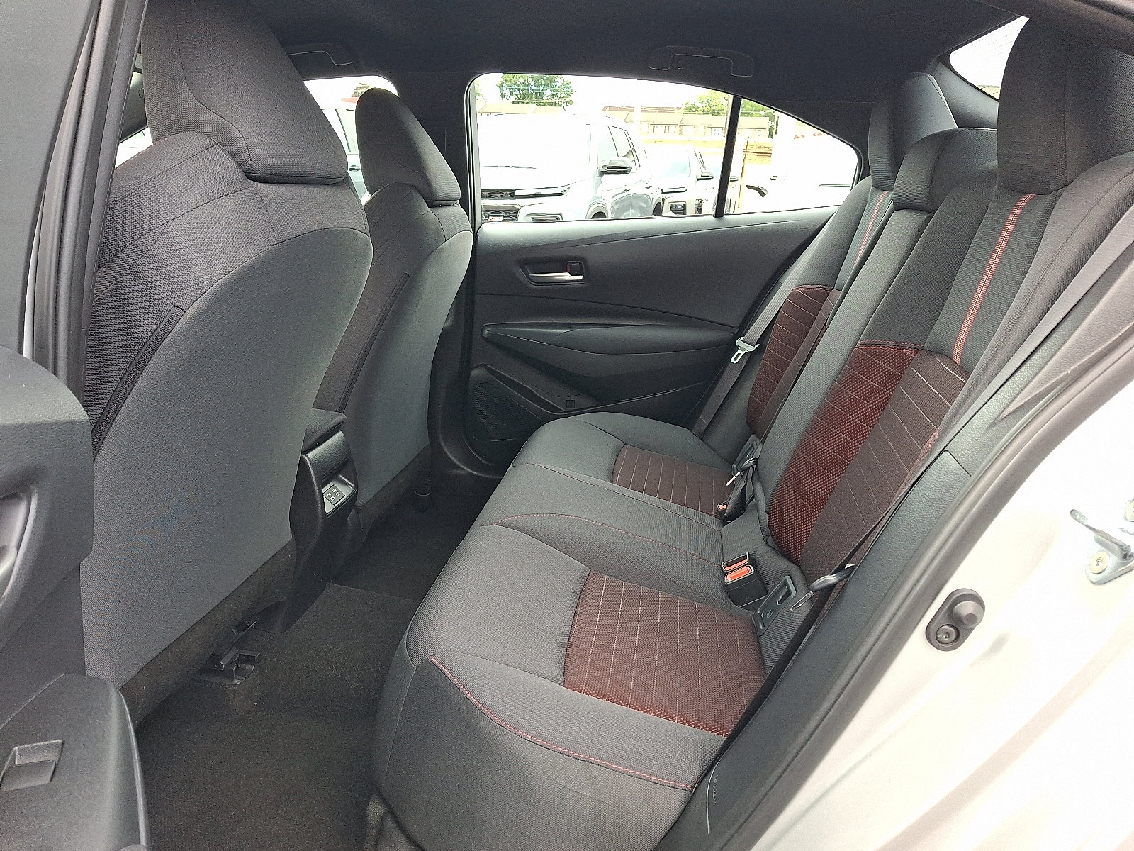 Used 2026 Toyota Corolla SE FWD image 11