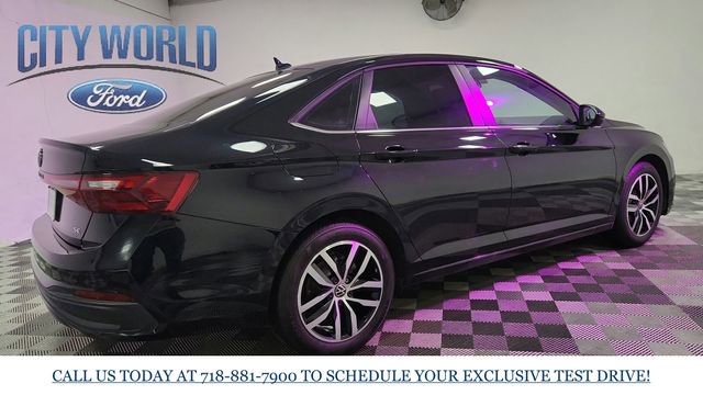 Used 2025 Volkswagen Jetta SE image 7