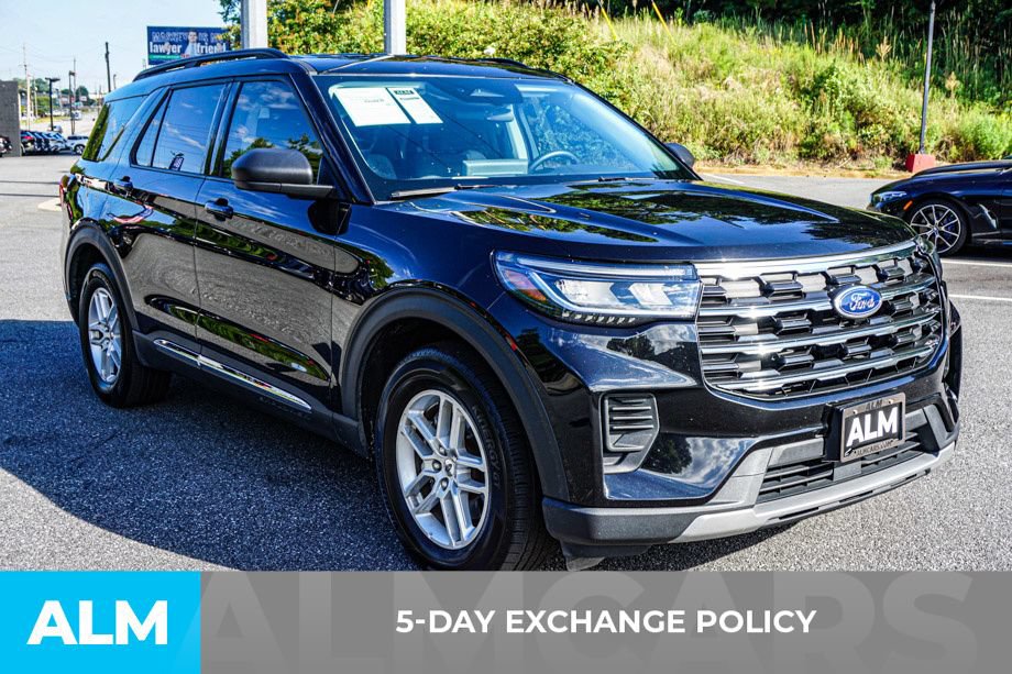 Used 2025 Ford Explorer Active RWD image 3