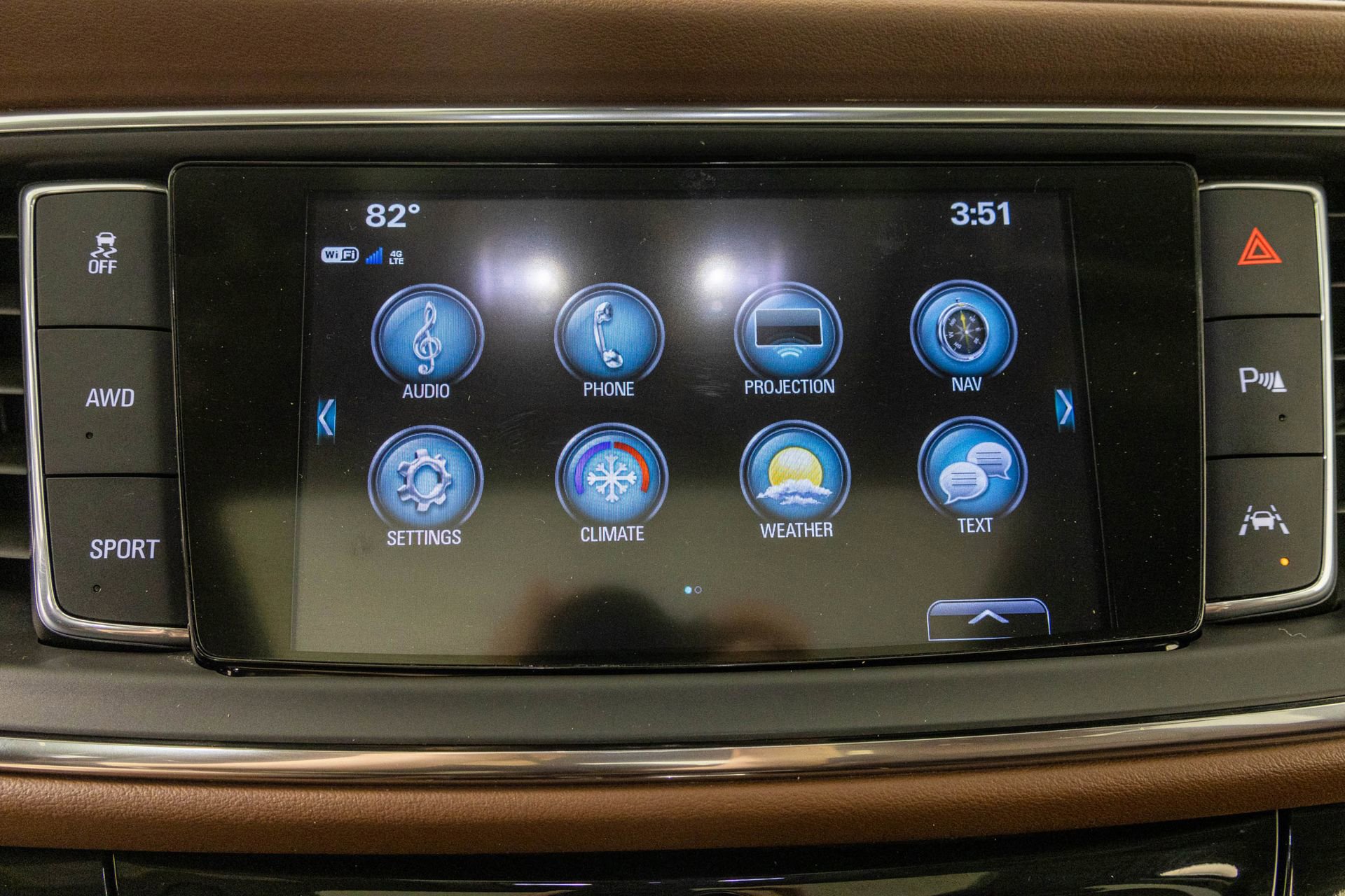 Used 2018 Buick Enclave Avenir w/ Avenir Technology Package image 31