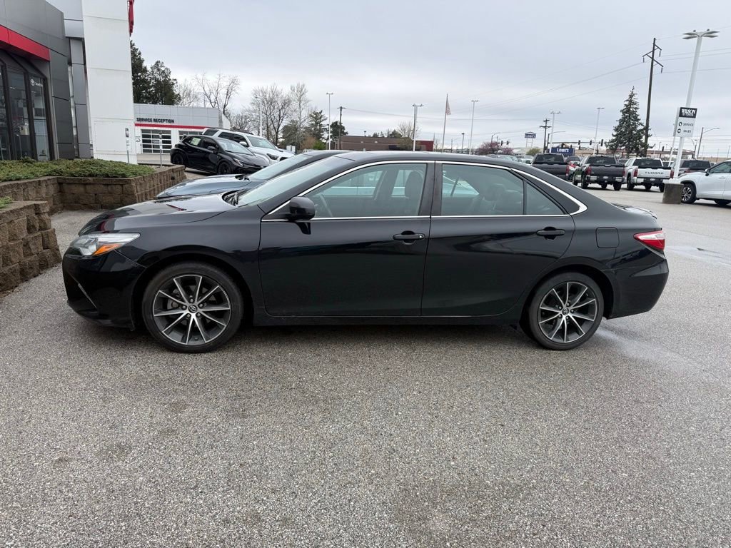 Used 2017 Toyota Camry XSE image 2