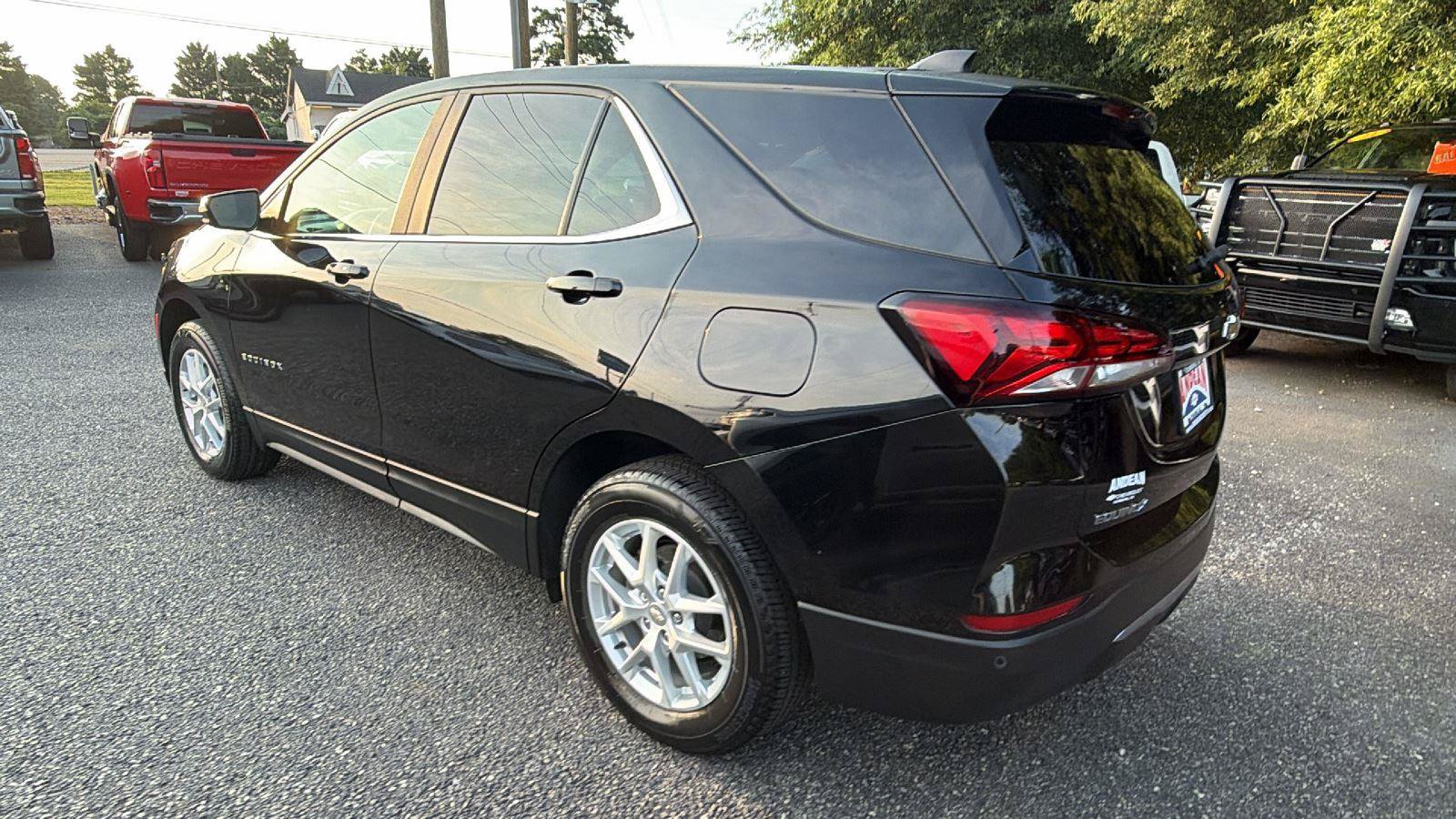 Used 2024 Chevrolet Equinox LT AWD/4WD image 10