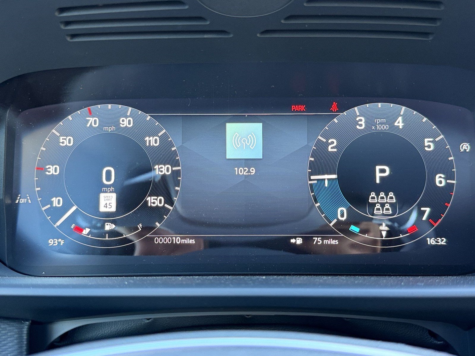 New 2026 Land Rover Discovery Limited Edition AWD/4WD image 22
