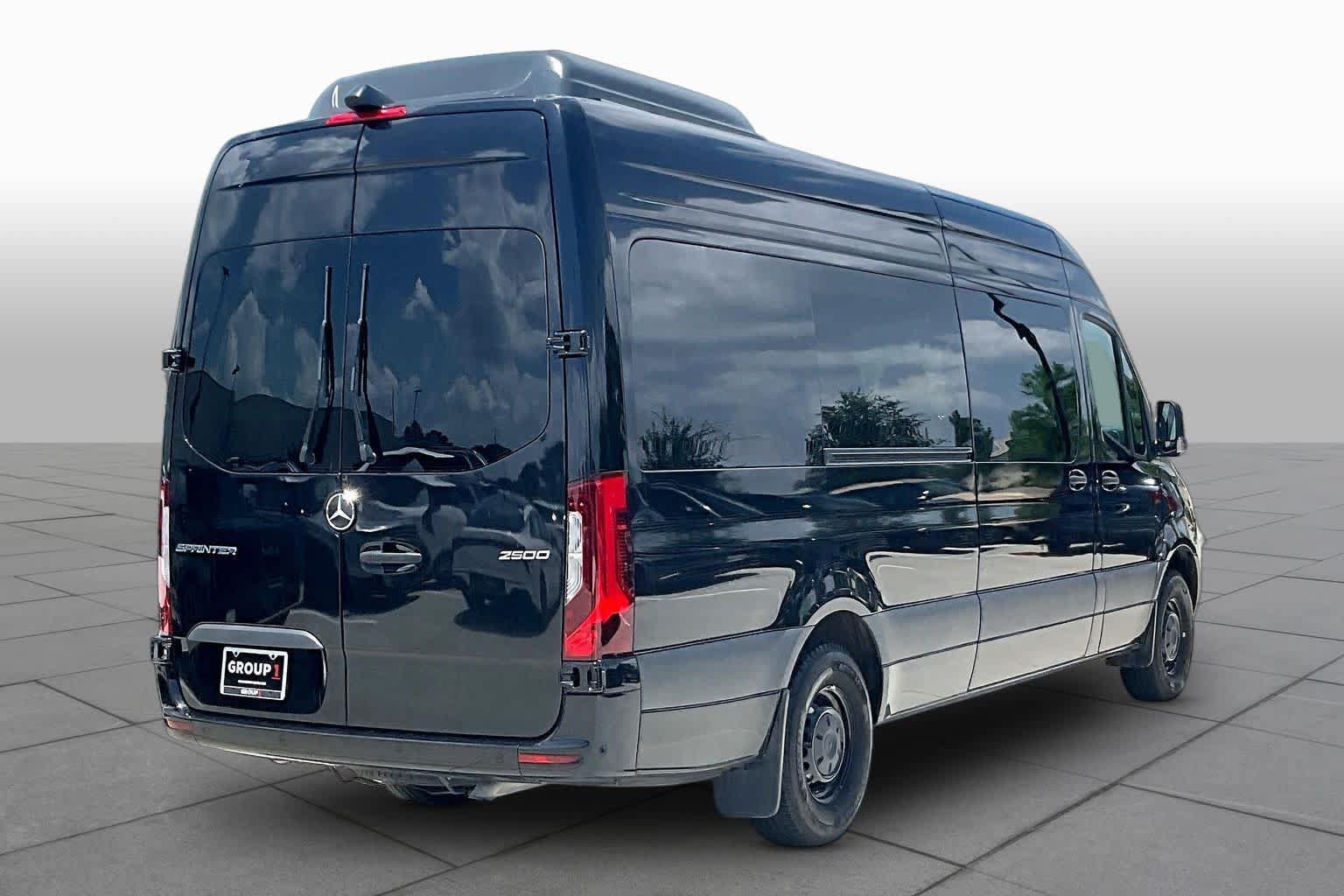 Used 2024 Mercedes-Benz Sprinter 2500 image 13
