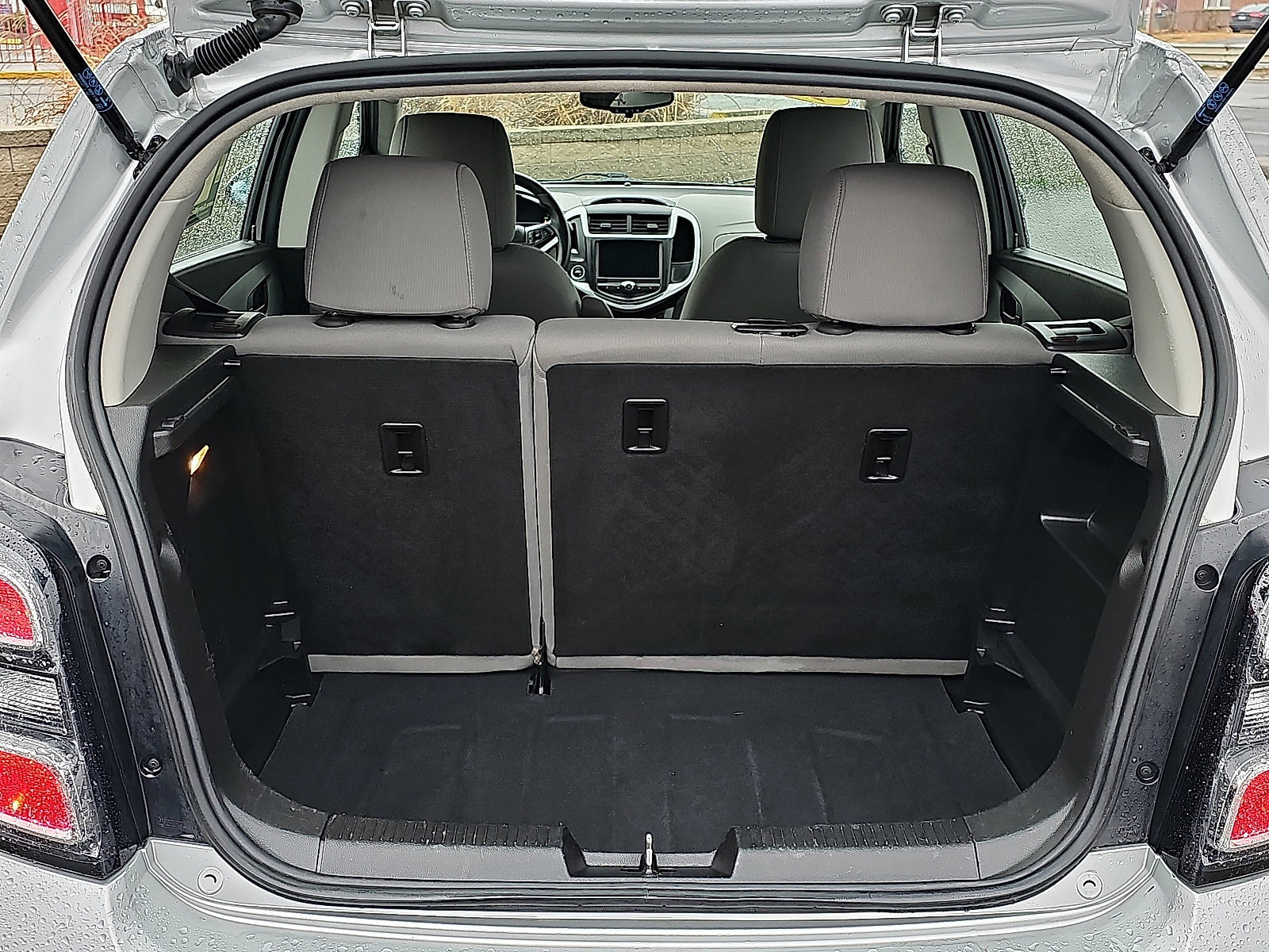 Used 2020 Chevrolet Sonic LT image 29