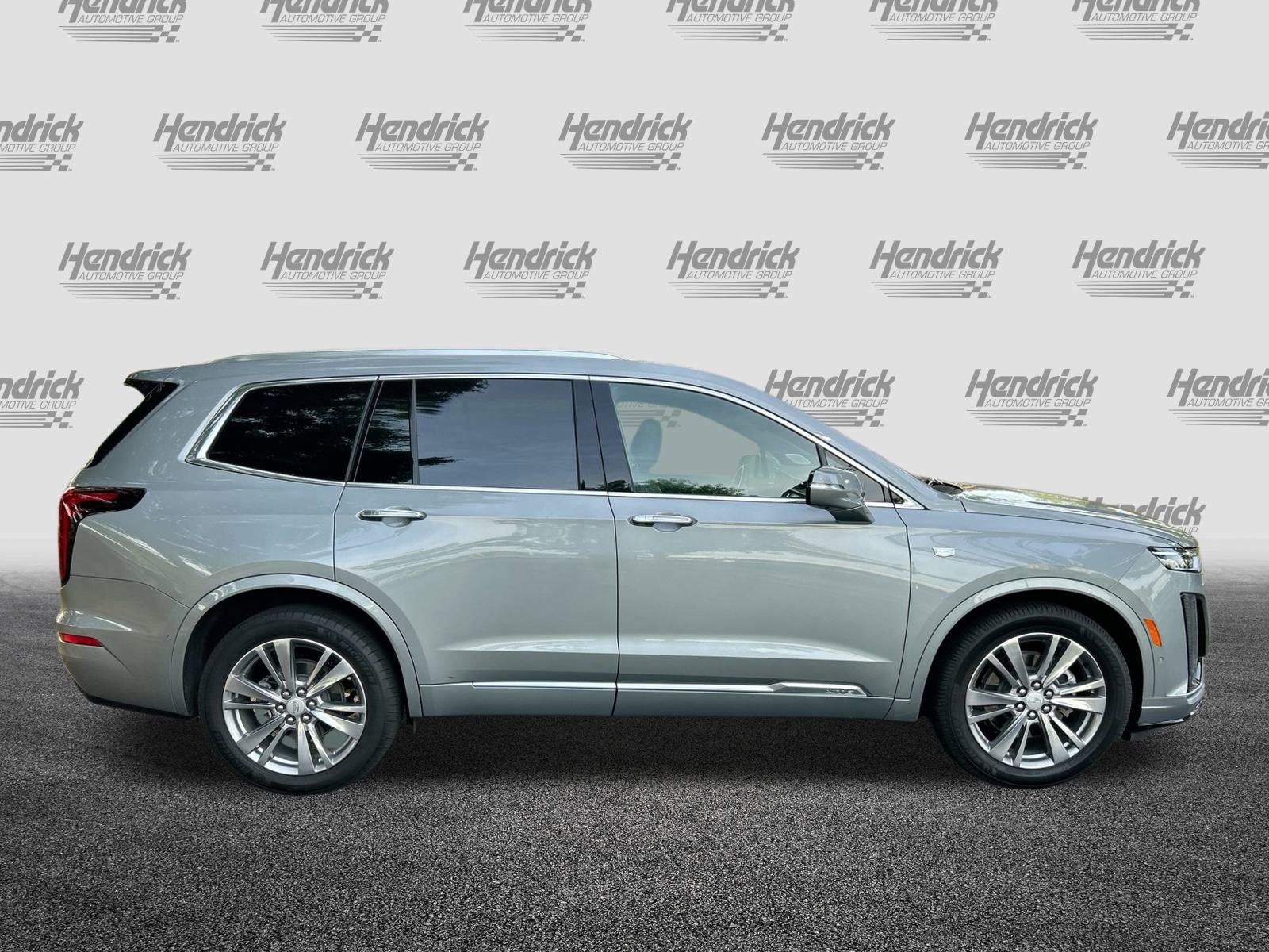 Used 2023 Cadillac XT6 Premium Luxury w/ Technology Package image 8
