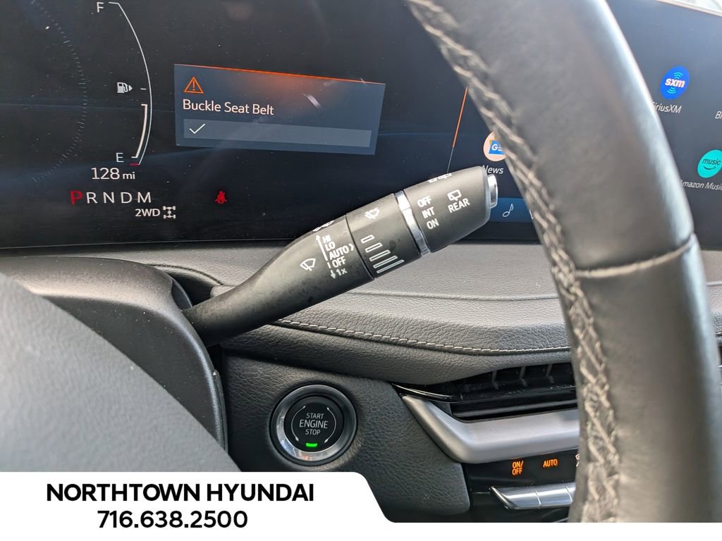 Used 2025 Cadillac XT4 Premium Luxury image 28