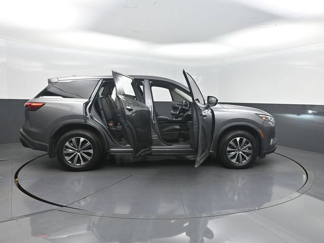 Used 2023 INFINITI QX60 Pure AWD/4WD image 32