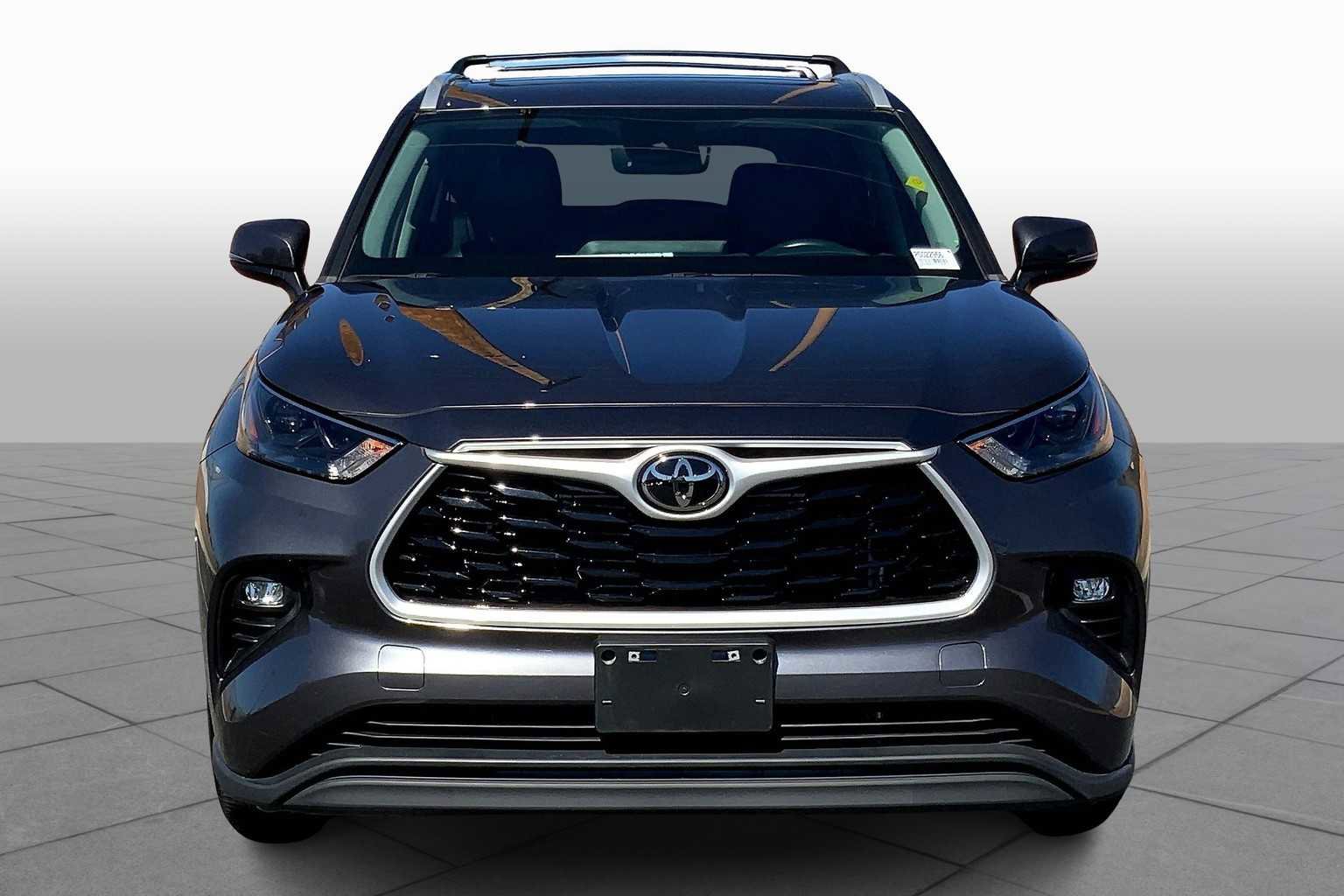 Certified 2023 Toyota Highlander XLE image 3