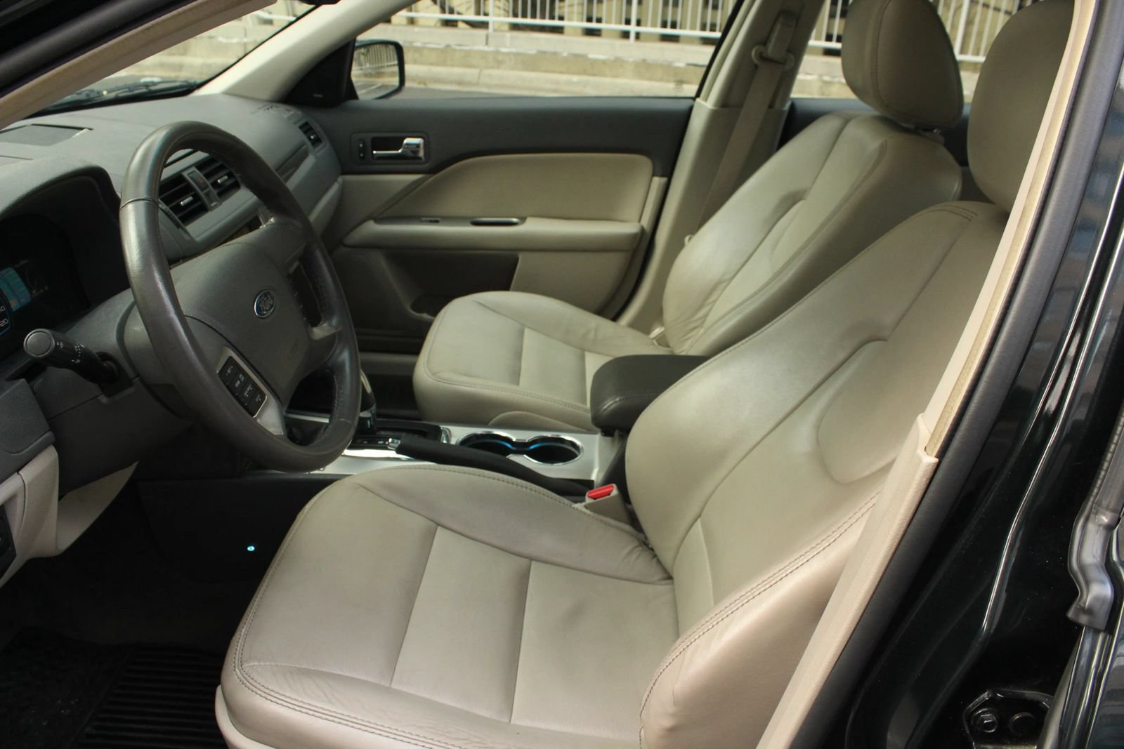 Used 2010 Ford Fusion Hybrid FWD image 14