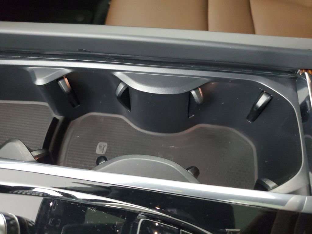 Certified 2025 Volvo XC60 B5 Plus image 33