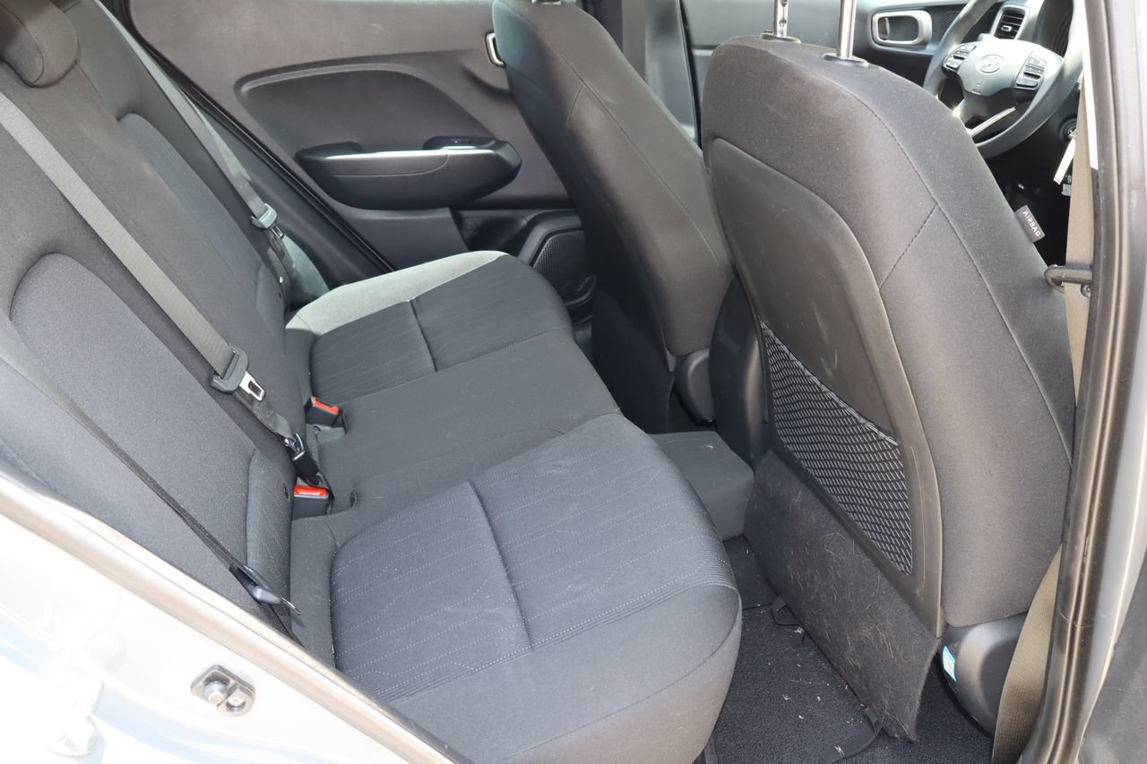 Used 2023 Hyundai Venue SE w/ Cargo Package FWD image 17