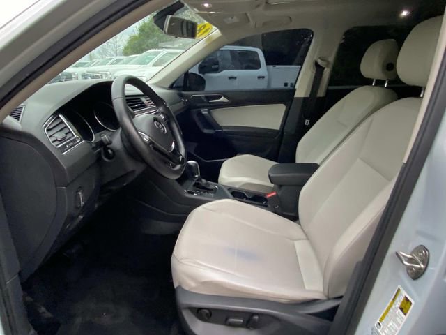 Used 2018 Volkswagen Tiguan SE w/ Panoramic Sunroof Package image 10