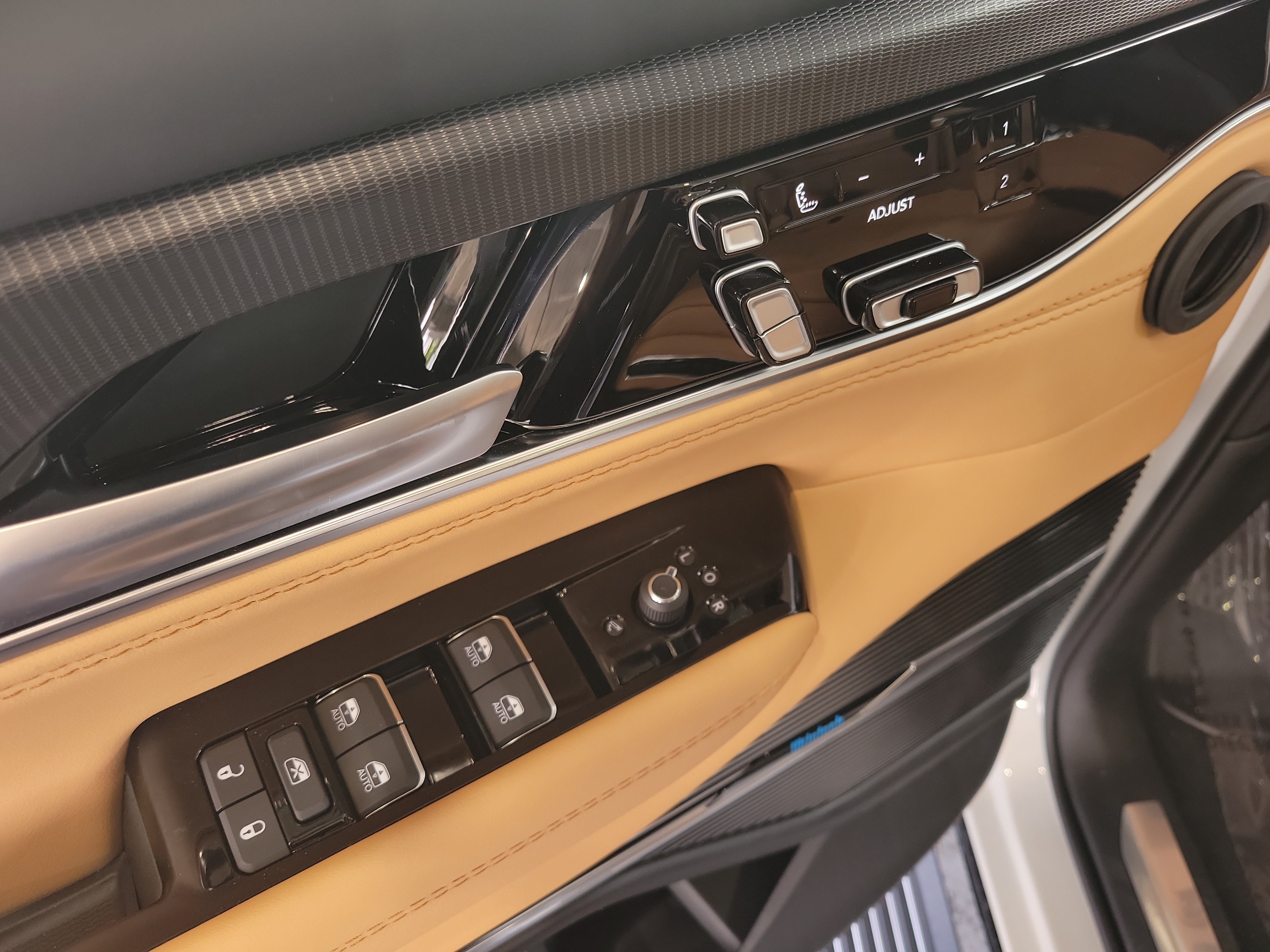 New 2026 Jeep Grand Wagoneer Summit AWD/4WD image 19