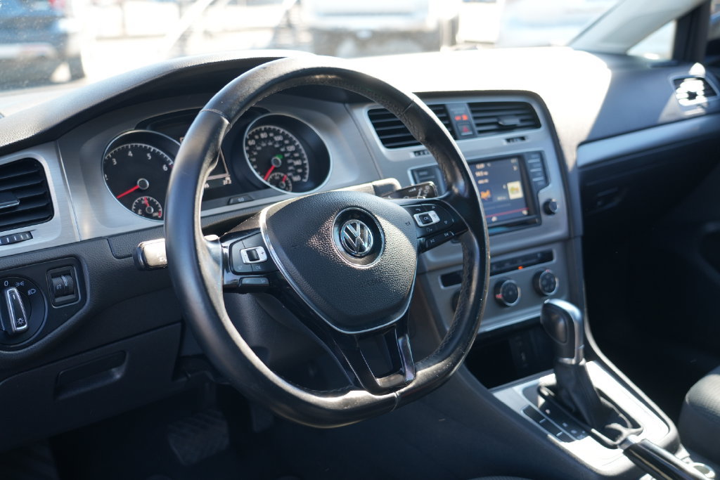 Used 2016 Volkswagen Golf S FWD image 13