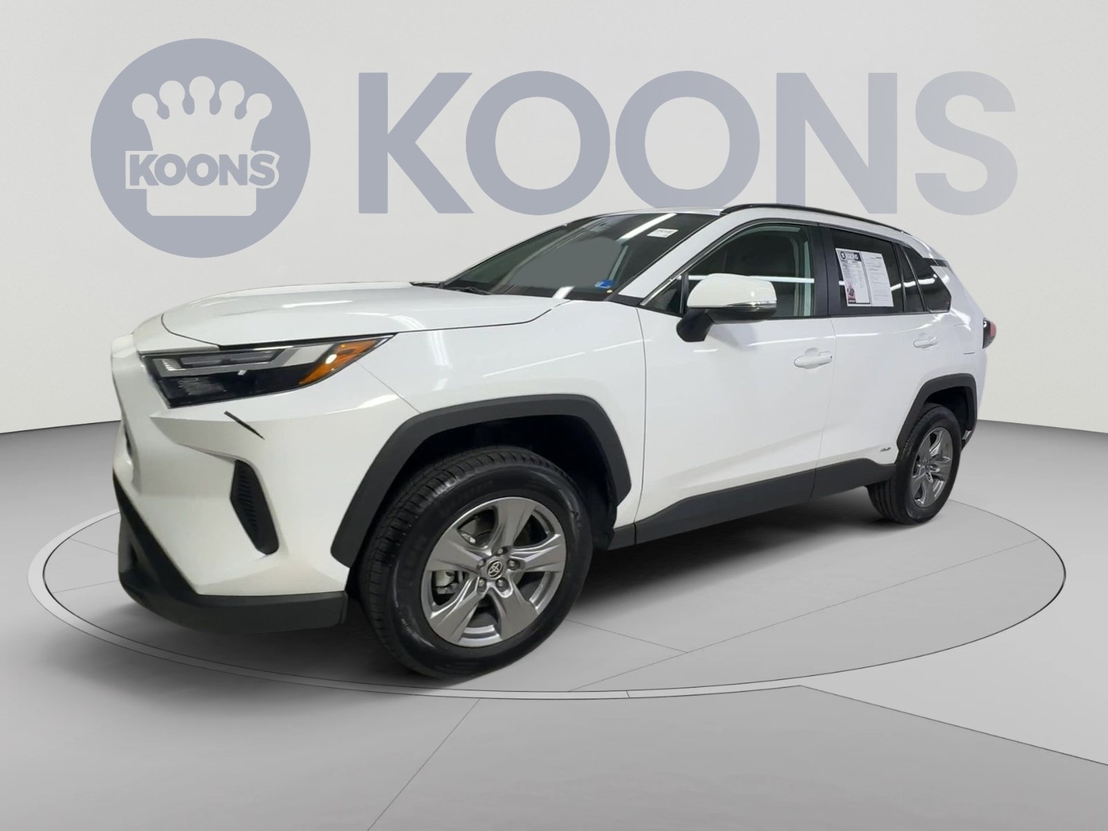 Used 2024 Toyota RAV4 LE AWD/4WD image 5