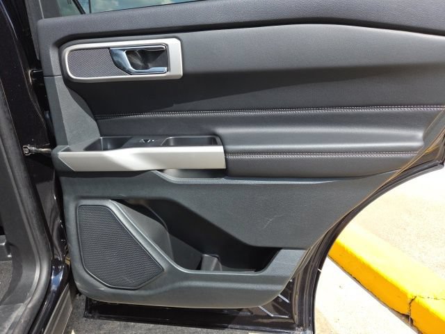 Used 2024 Ford Explorer XLT RWD image 19