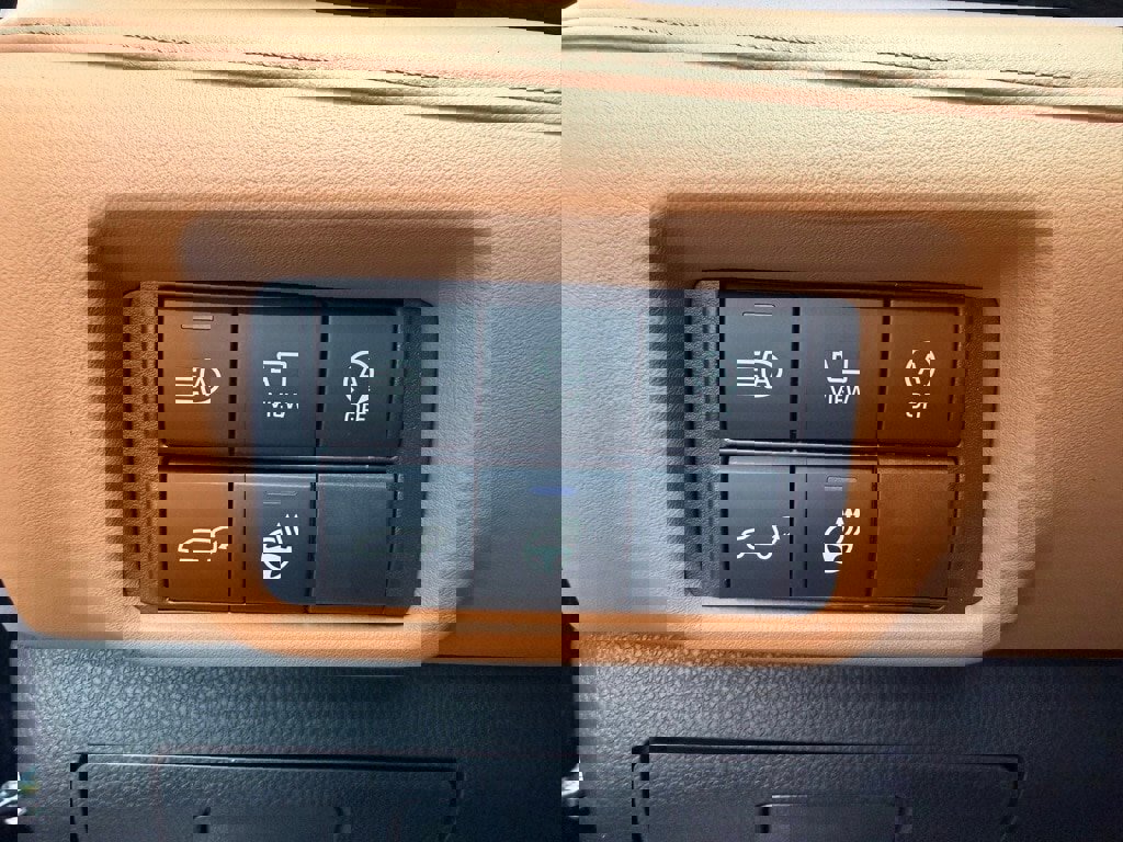 New 2026 Toyota Highlander Platinum image 14