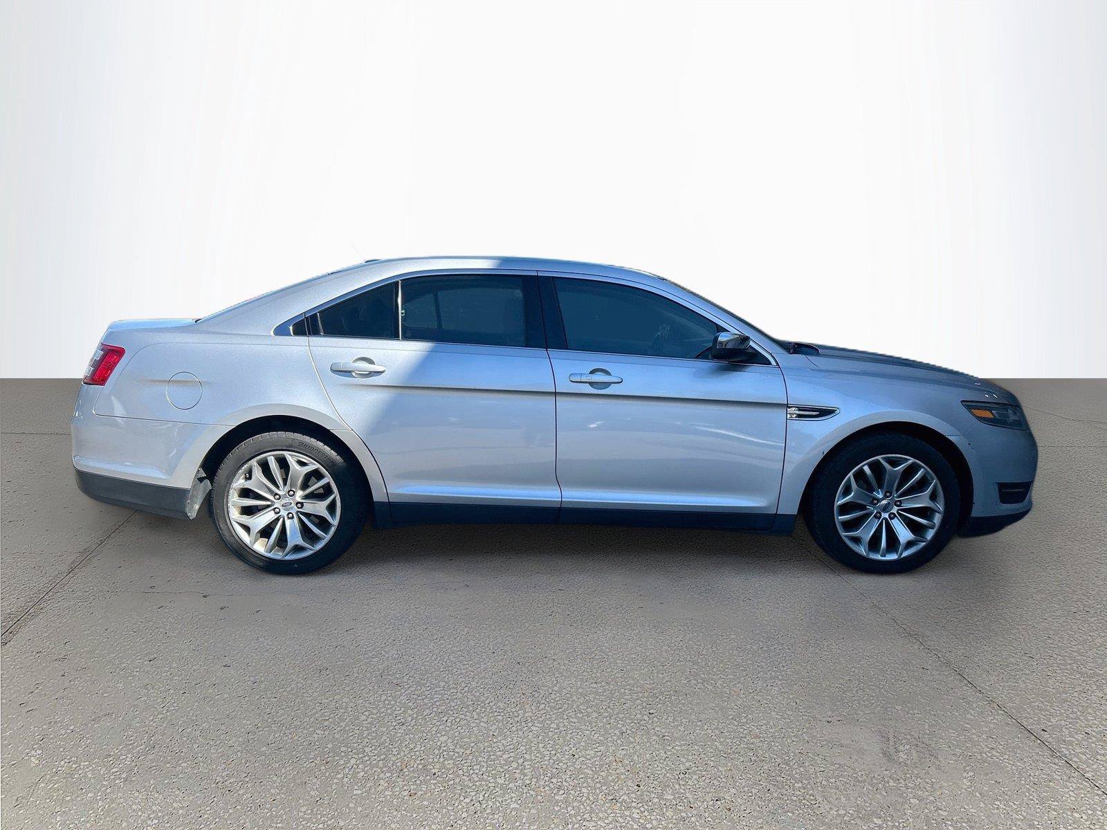 Used 2015 Ford Taurus Limited FWD image 3