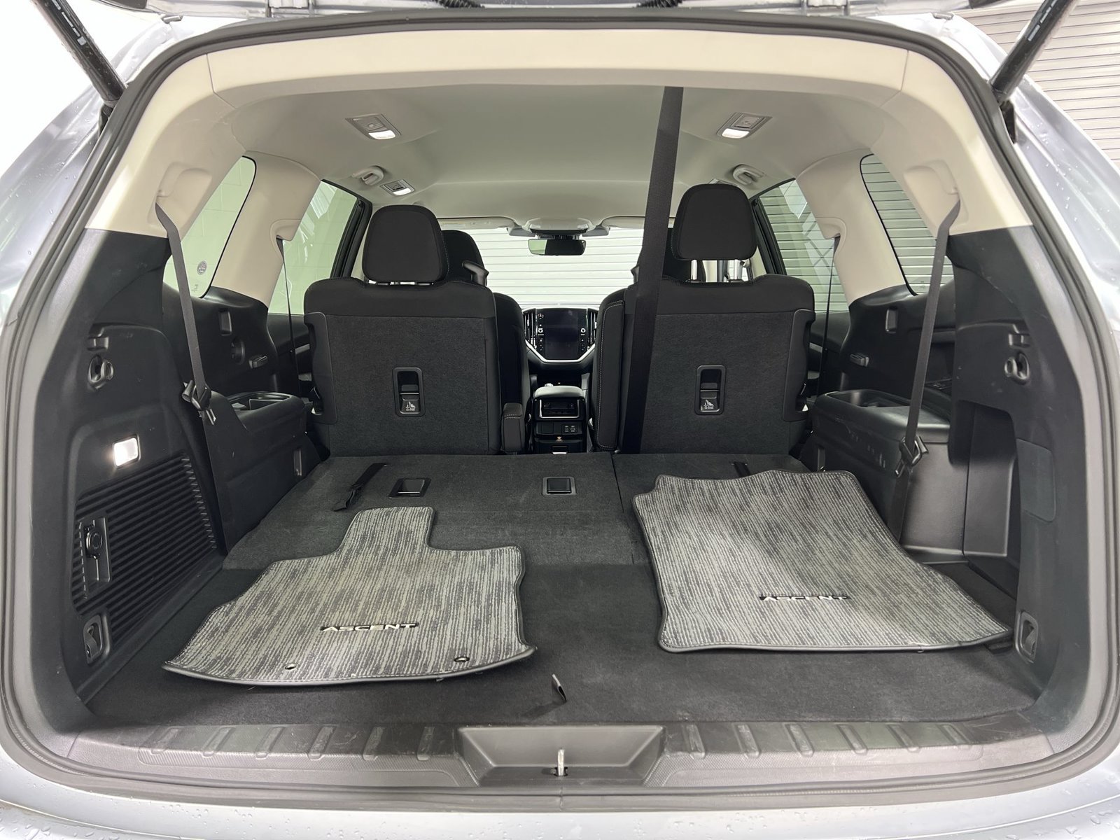 Used 2025 Subaru Ascent Premium AWD/4WD image 23