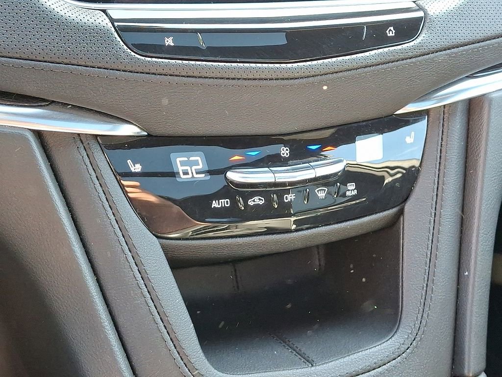 Used 2022 Cadillac XT5 Premium Luxury image 17