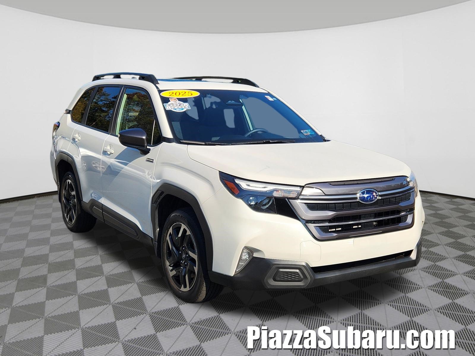 Certified 2025 Subaru Forester Premium AWD/4WD image 1