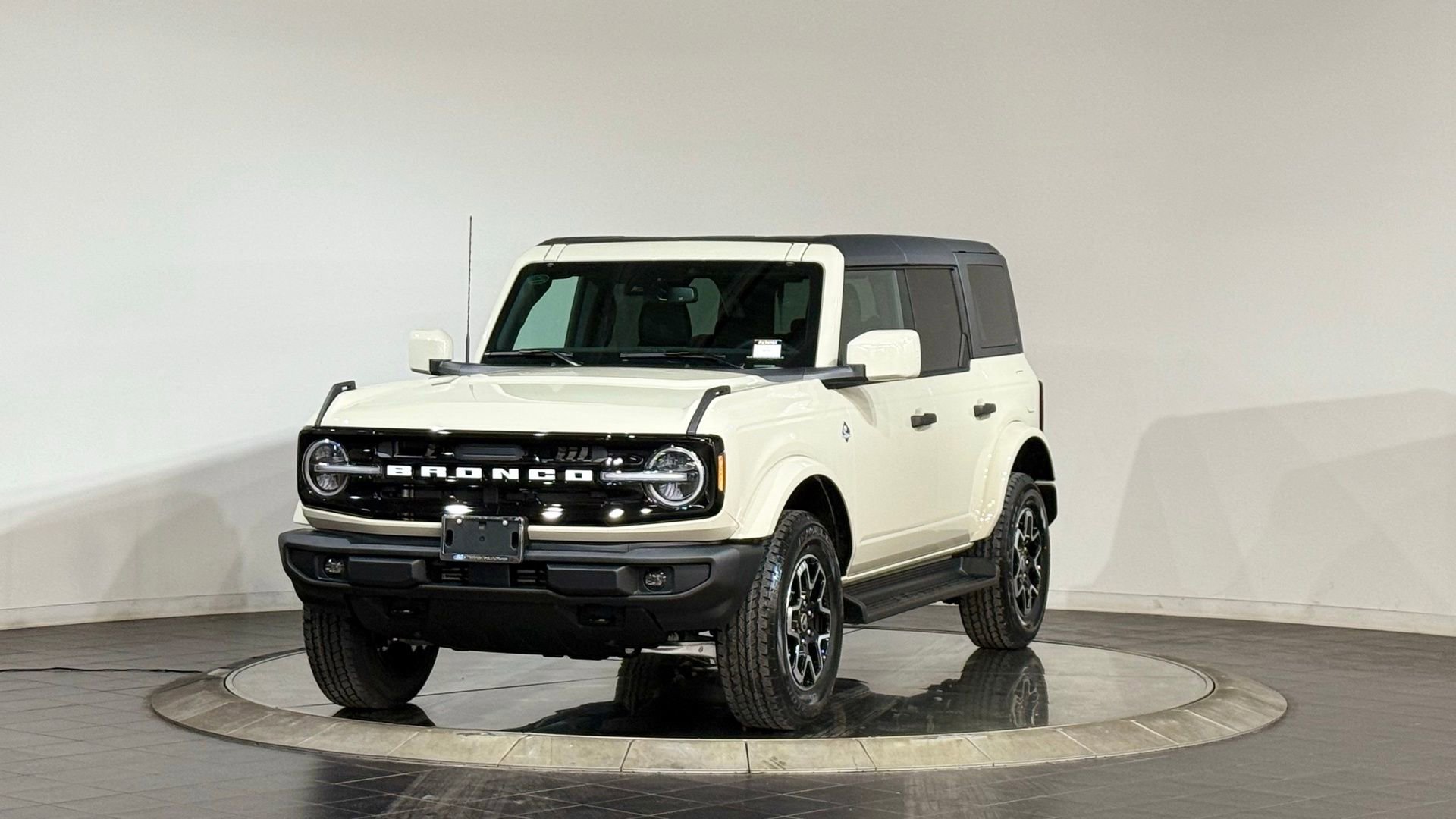 New 2026 Ford Bronco Outer Banks image 5