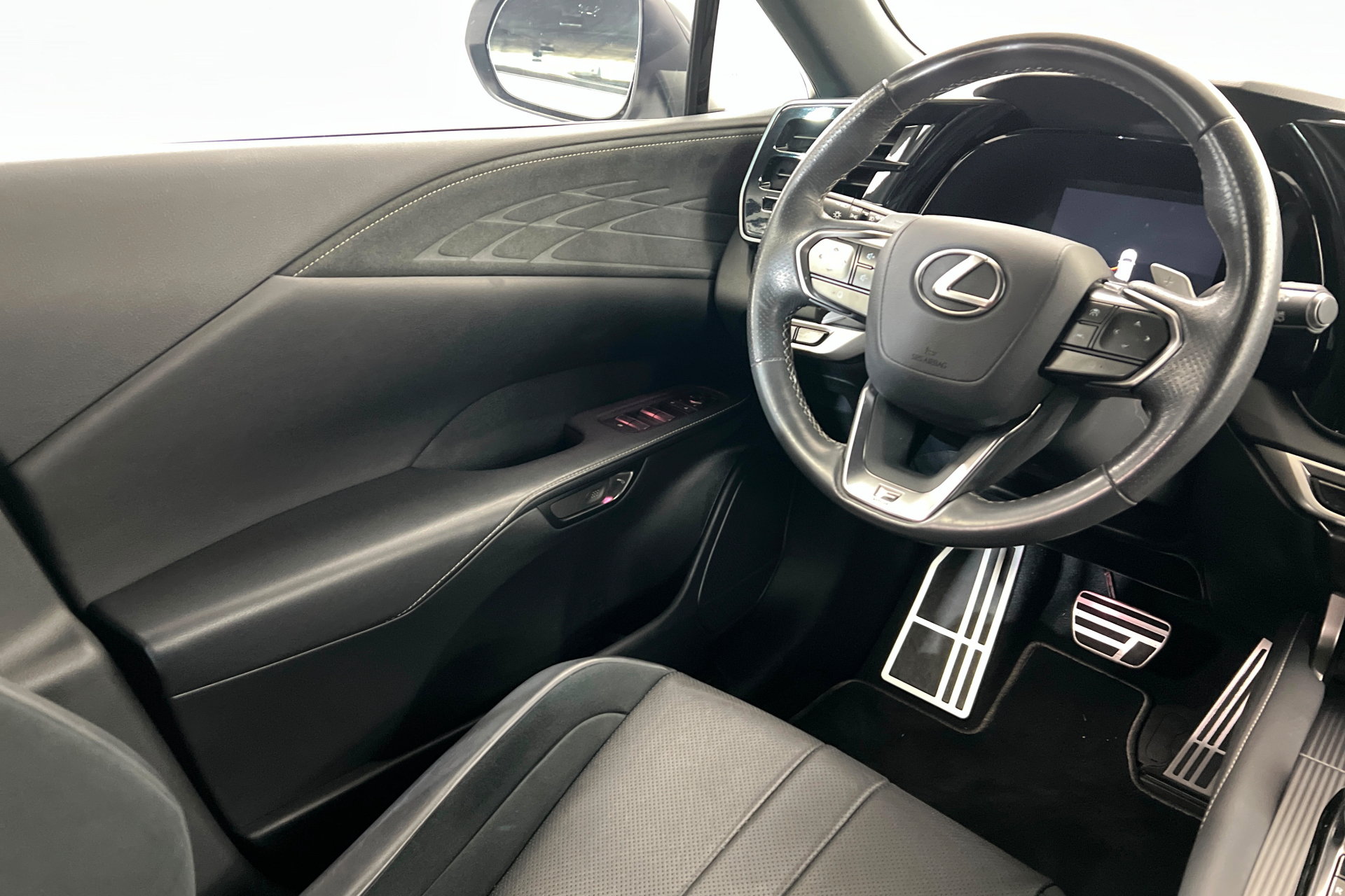 Used 2024 Lexus RX 500h F Sport w/ Technology Package AWD/4WD image 12