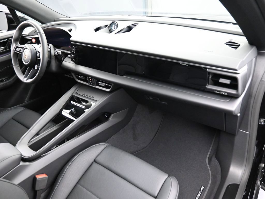 New 2026 Porsche Macan 4S Electric AWD/4WD image 32