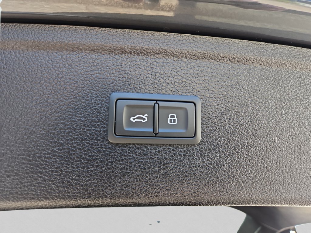 Certified 2024 Audi Q5 Premium AWD/4WD image 24