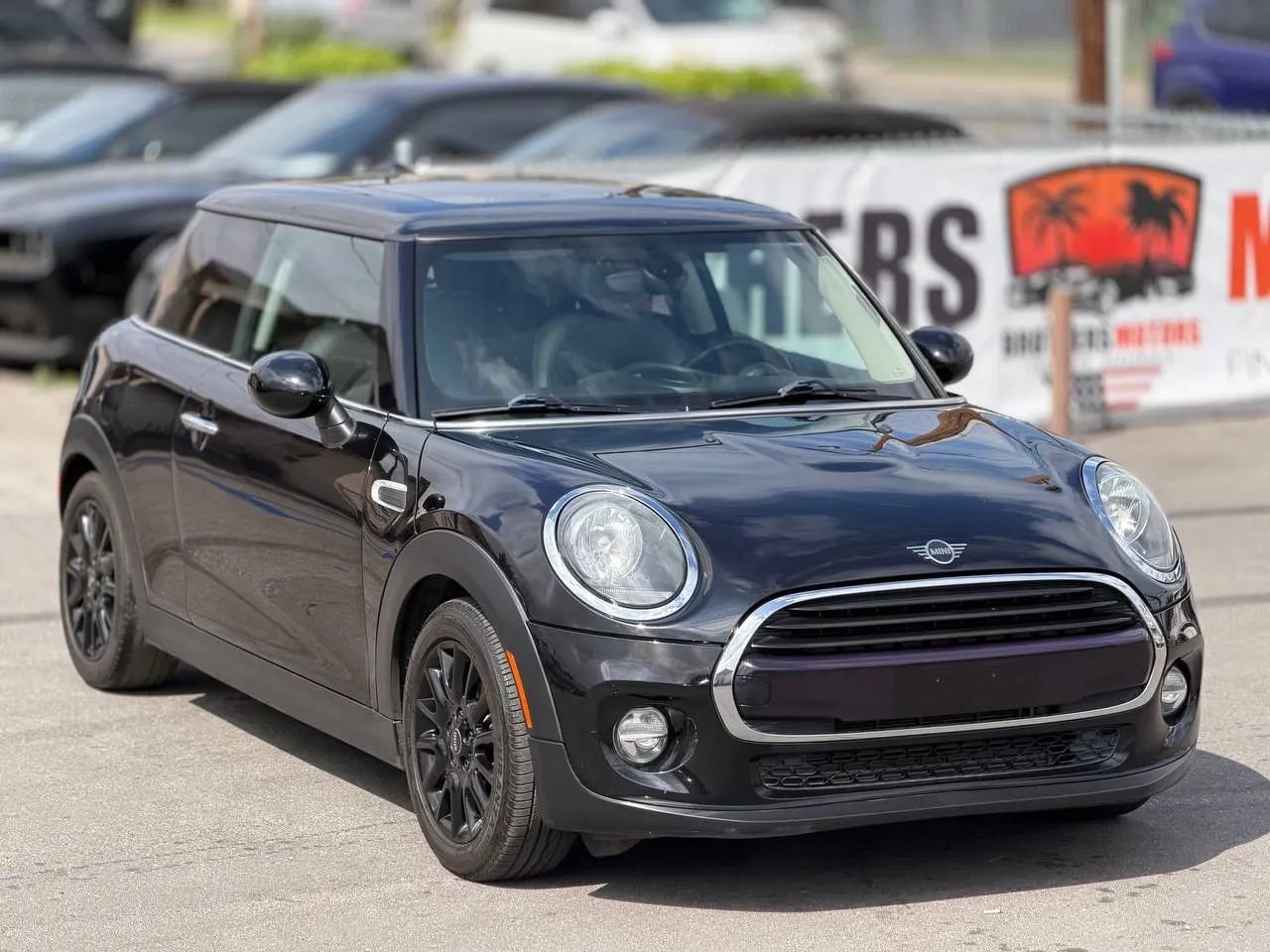 Used 2019 MINI Cooper 2-Door Hardtop FWD image 2