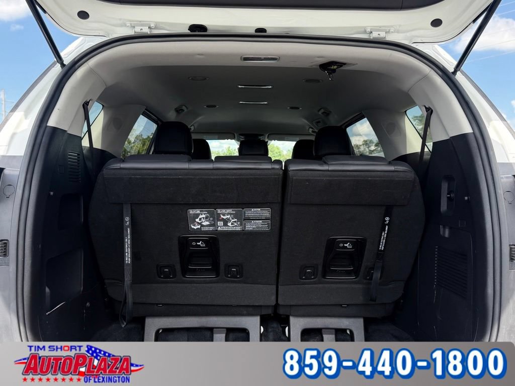 Used 2025 Kia Carnival FWD image 34