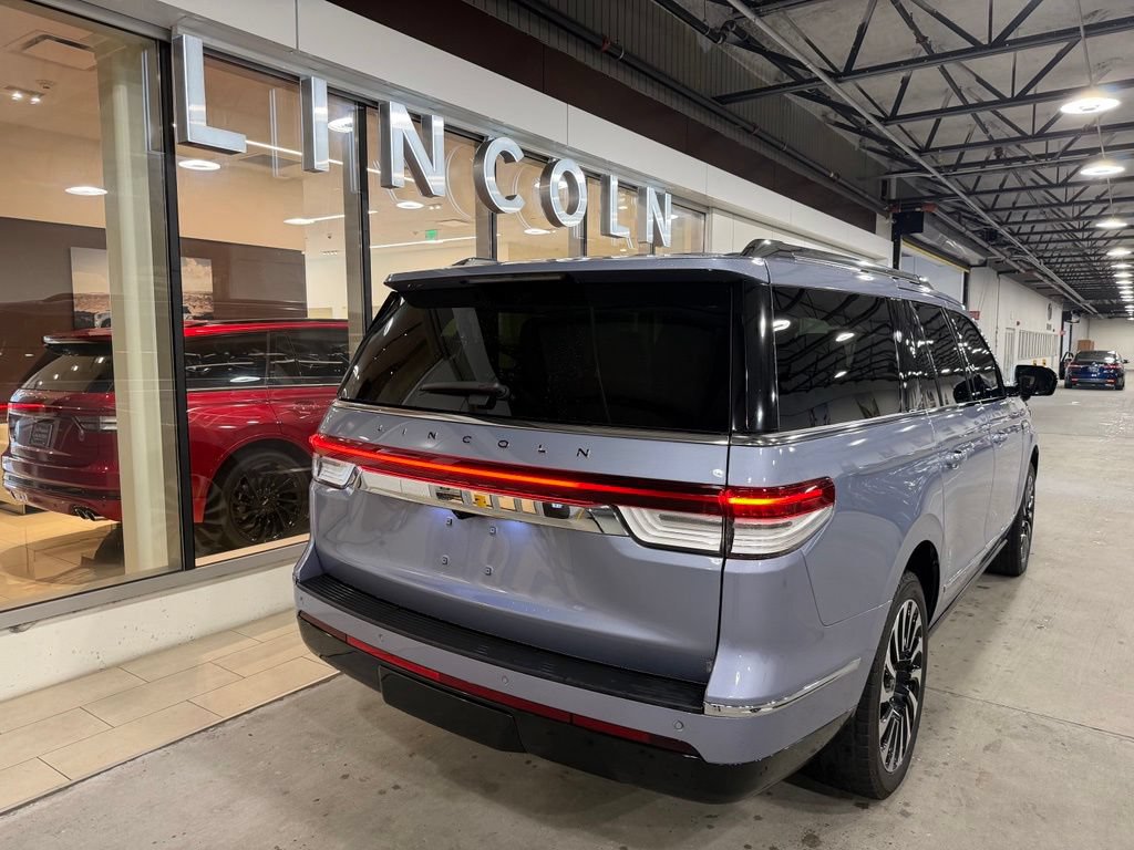 Used 2022 Lincoln Navigator L Black Label AWD/4WD image 8
