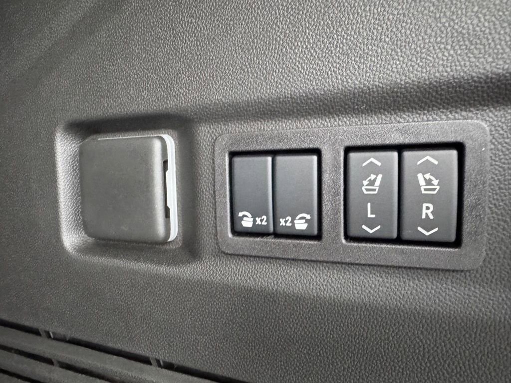 Used 2026 Chevrolet Tahoe Premier image 10