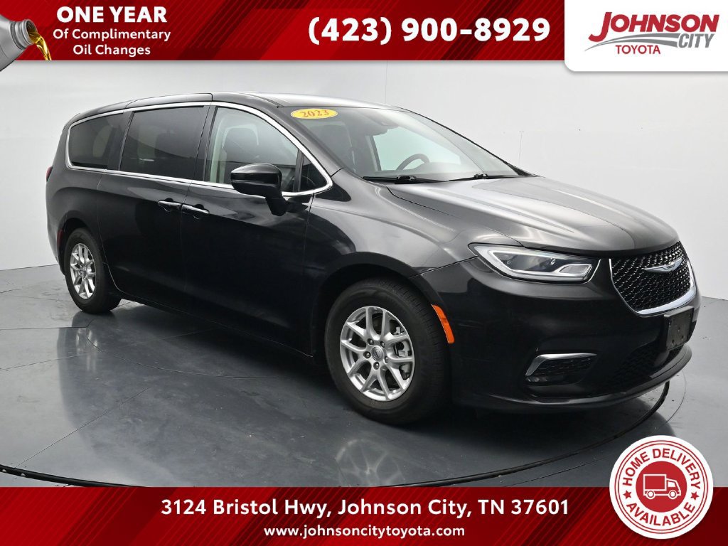 Used 2023 Chrysler Pacifica Touring-L FWD image 1