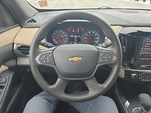 Used 2023 Chevrolet Traverse LS image 19