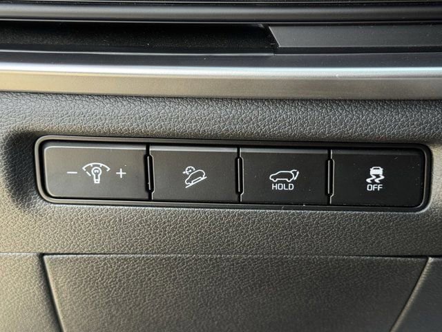 Used 2025 Kia Telluride EX w/ EX Captain's Chair Package FWD image 26