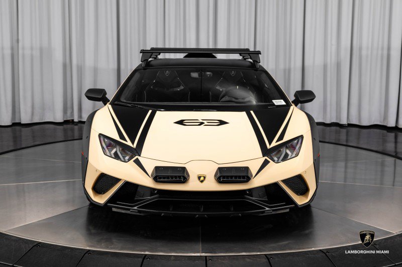 Used 2024 Lamborghini Huracan Sterrato image 10